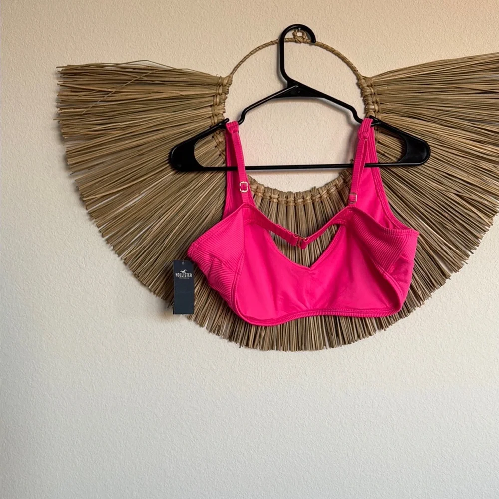 Hollister Pink Sleeveless Crop Top with Cut Out - Picture 3 of 11